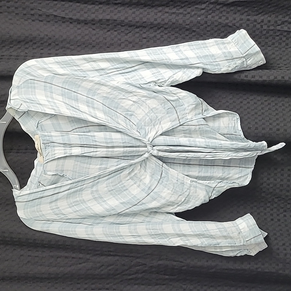 Light blue and white flannel lizard thicket